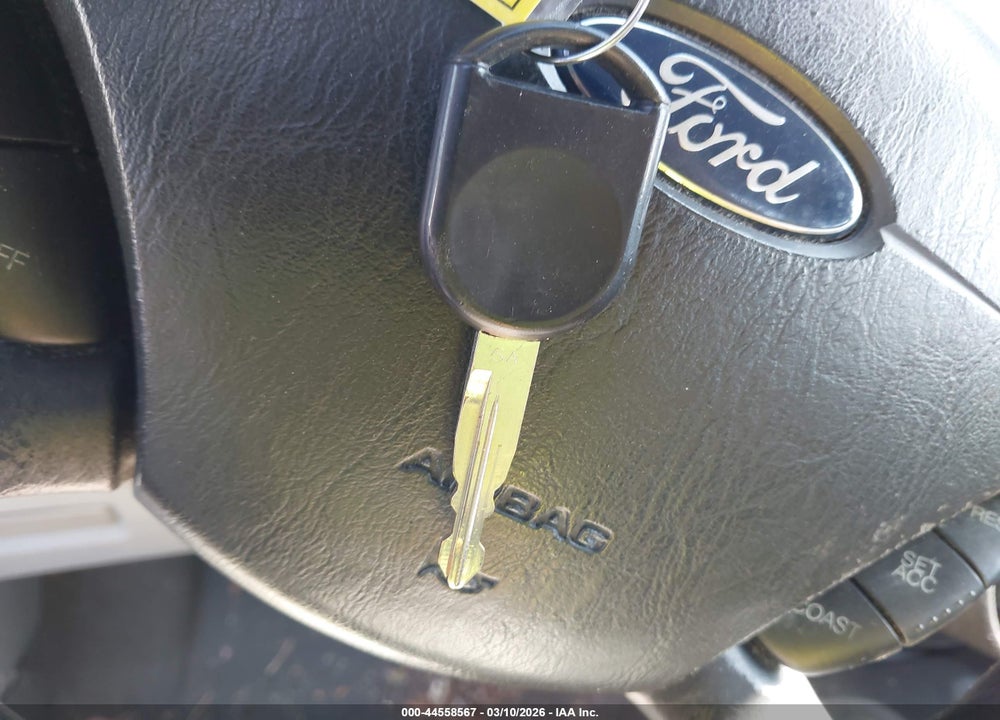 2006 FORD FOCUS ZX4 VIN: 1FAFP34N26W112081