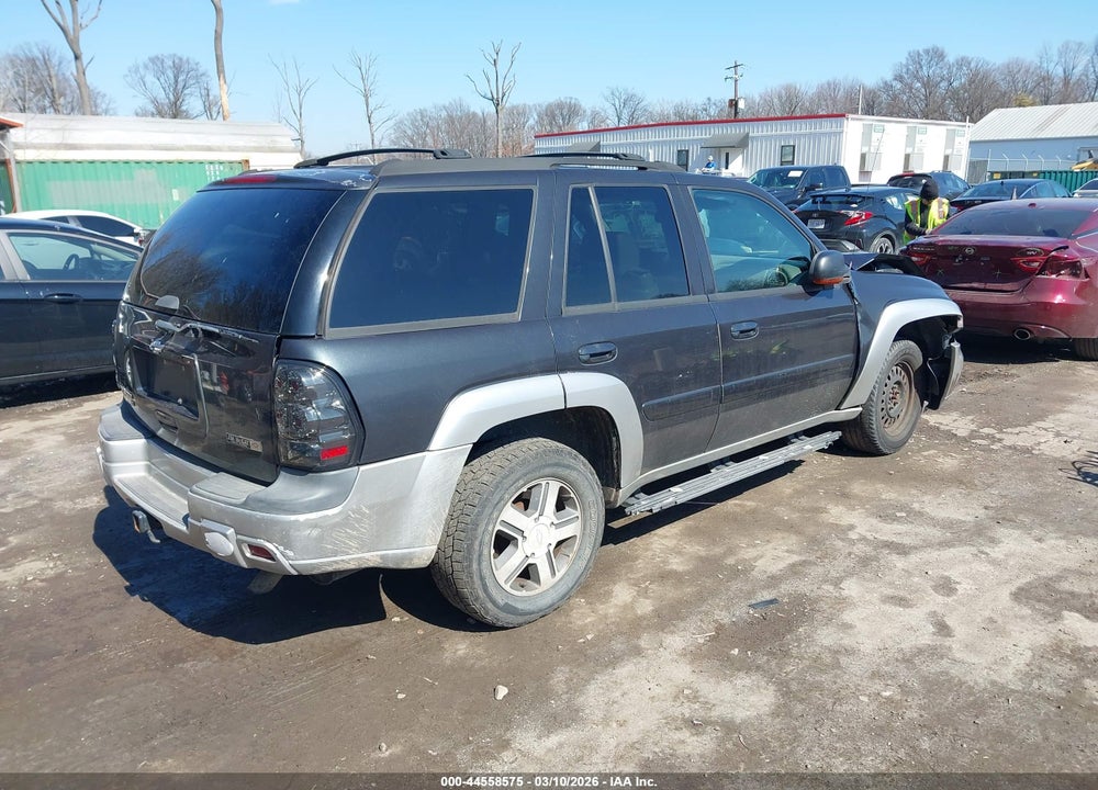 2005 CHEVROLET TRAILBLAZER LT VIN: 1GNDT13S152223324