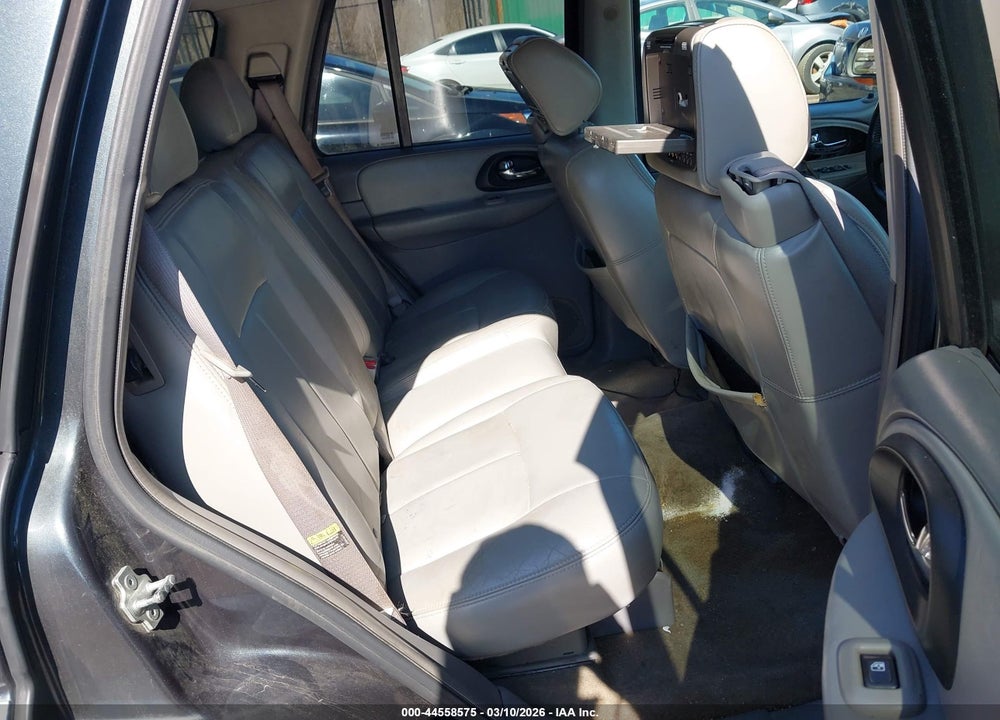 2005 CHEVROLET TRAILBLAZER LT VIN: 1GNDT13S152223324