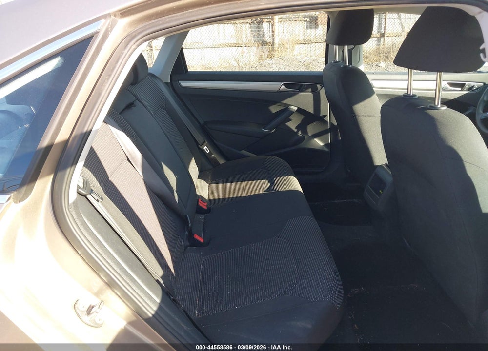 2016 VOLKSWAGEN PASSAT 1.8T S VIN: 1VWAT7A30GC011180