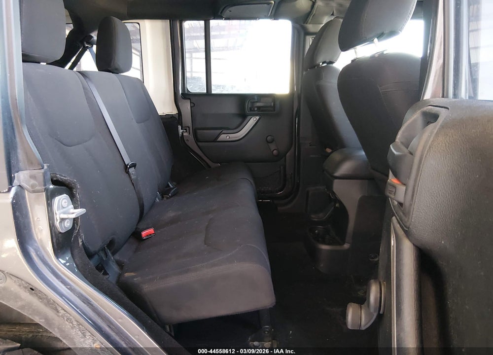 2016 JEEP WRANGLER UNLIMITED SPORT VIN: 1C4BJWDG1GL335759