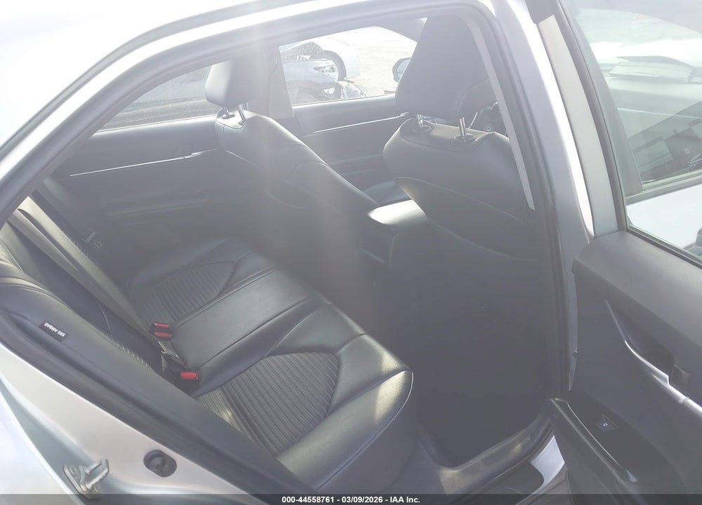 2019 TOYOTA CAMRY SE VIN: 4T1B11HK2KU271392