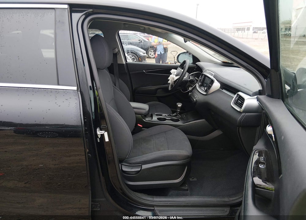 2019 KIA SORENTO 2.4L L VIN: 5XYPG4A32KG567530