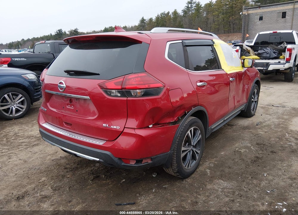 2017 NISSAN ROGUE SL VIN: 5N1AT2MV2HC779890