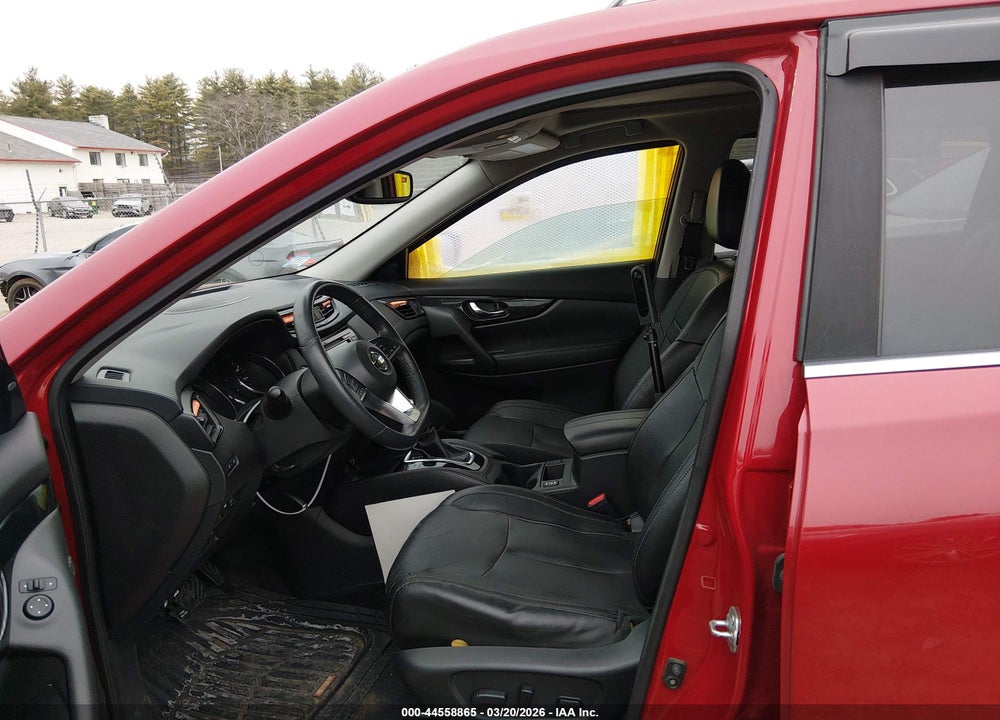 2017 NISSAN ROGUE SL VIN: 5N1AT2MV2HC779890