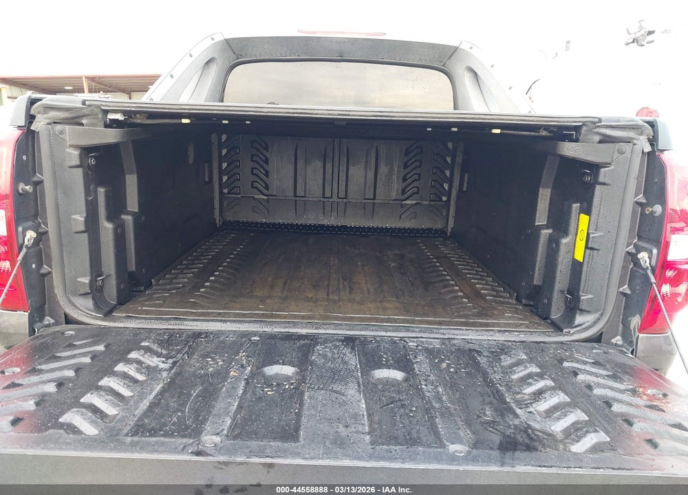 2011 CHEVROLET AVALANCHE 1500 LTZ VIN: 3GNTKGE35BG111930