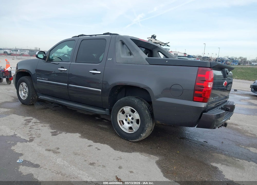 2011 CHEVROLET AVALANCHE 1500 LTZ VIN: 3GNTKGE35BG111930