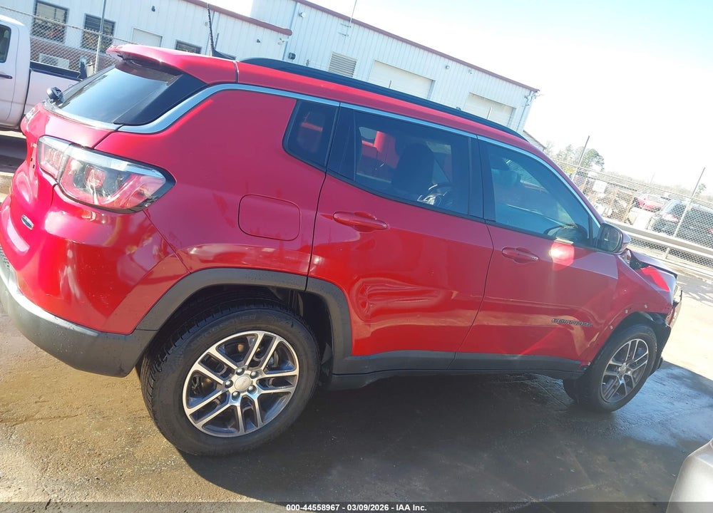 2018 JEEP COMPASS SUN AND WHEEL FWD VIN: 3C4NJCBB5JT462769