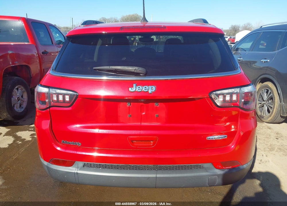 2018 JEEP COMPASS SUN AND WHEEL FWD VIN: 3C4NJCBB5JT462769