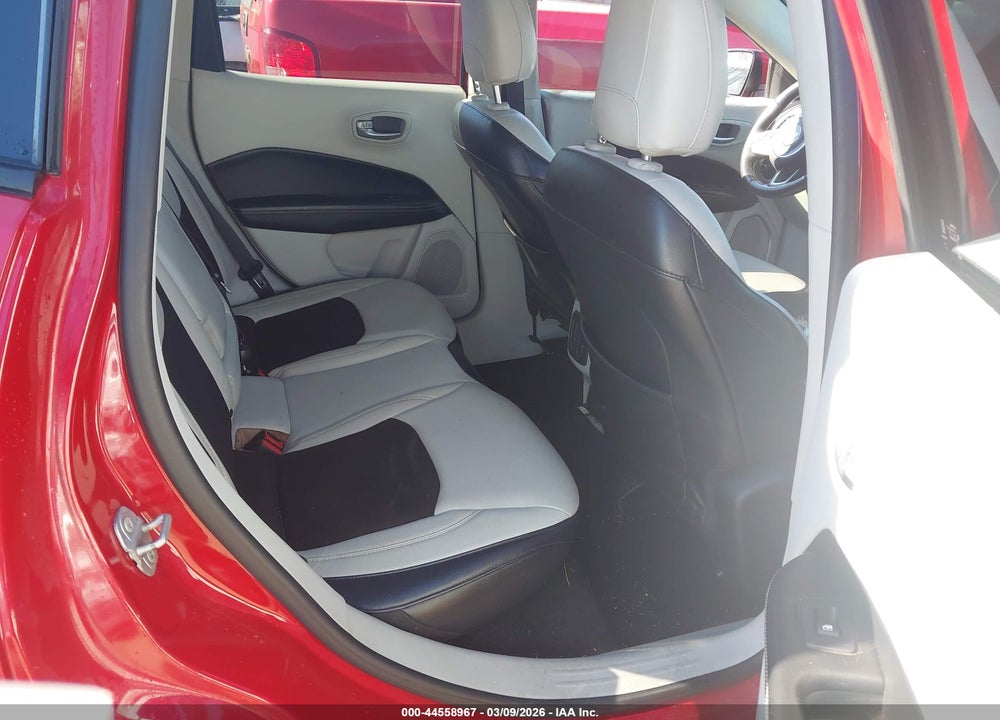 2018 JEEP COMPASS SUN AND WHEEL FWD VIN: 3C4NJCBB5JT462769