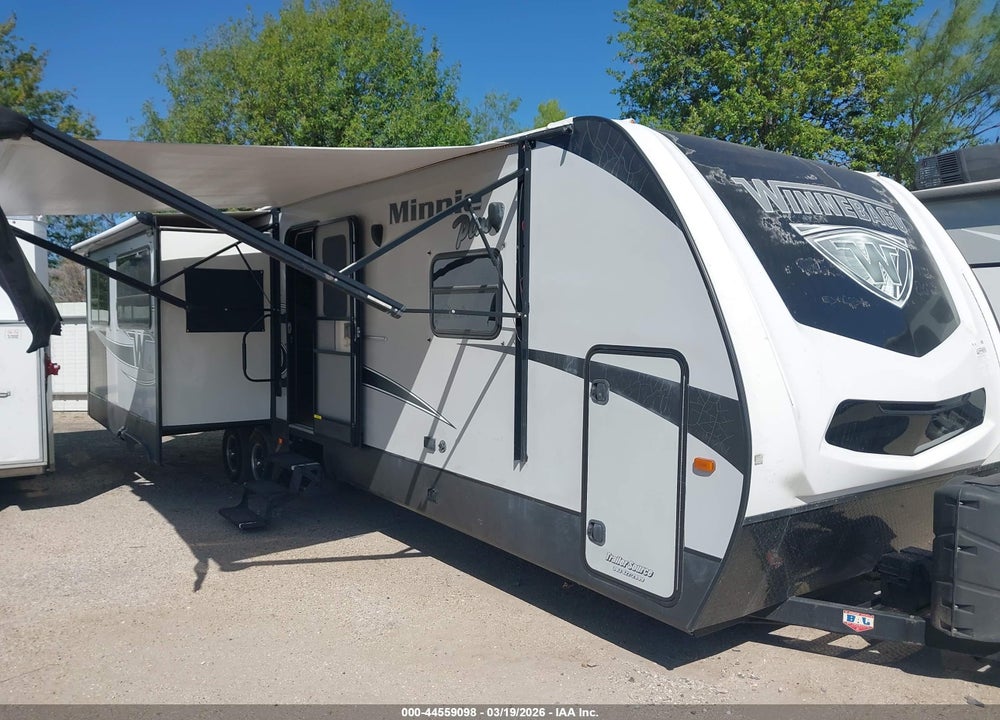 2018 WINNEBAGO MINNIE PLUS VIN: 54CTM3326J4022112