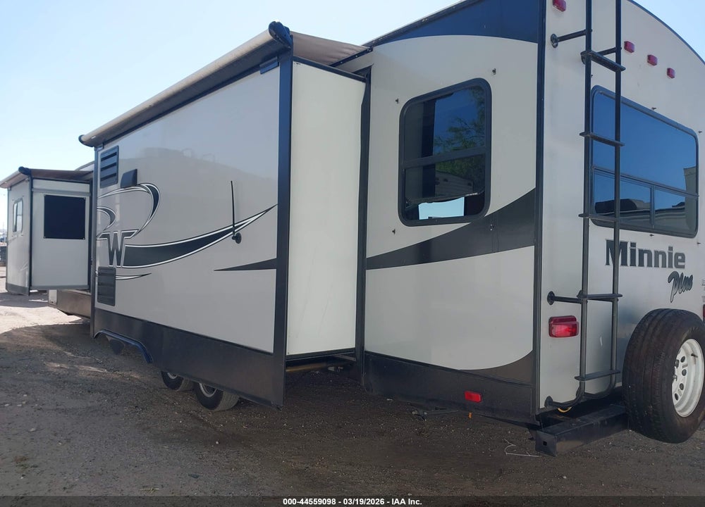 2018 WINNEBAGO MINNIE PLUS VIN: 54CTM3326J4022112