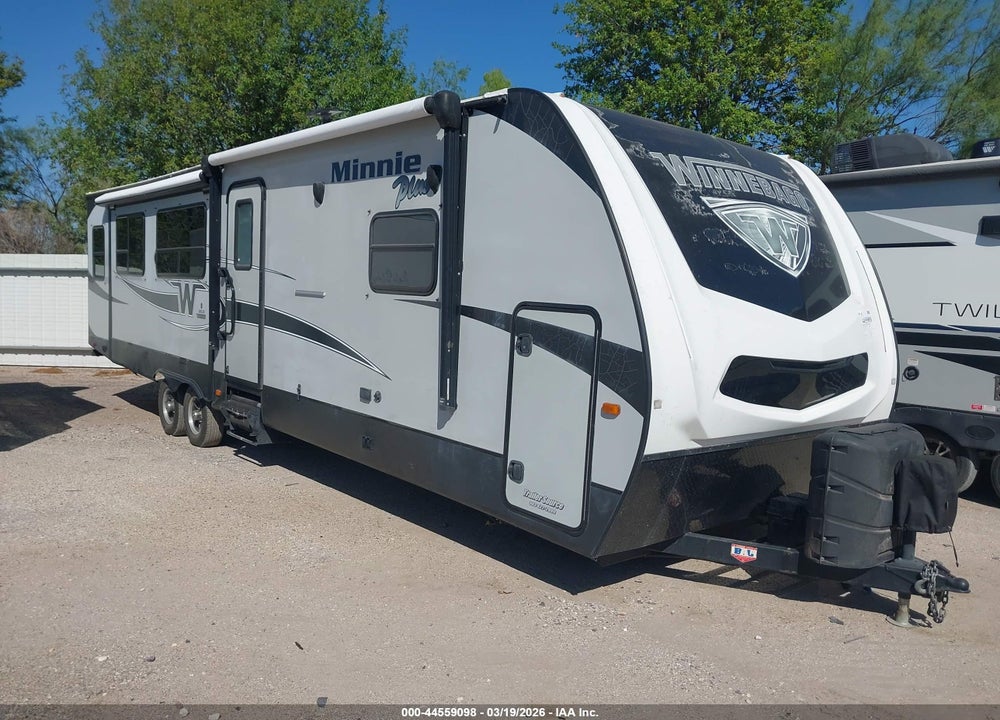 2018 WINNEBAGO MINNIE PLUS VIN: 54CTM3326J4022112