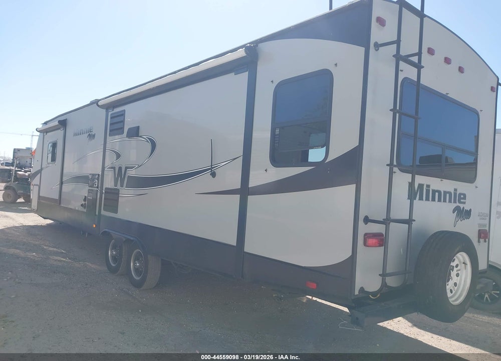2018 WINNEBAGO MINNIE PLUS VIN: 54CTM3326J4022112