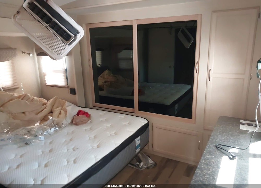 2018 WINNEBAGO MINNIE PLUS VIN: 54CTM3326J4022112