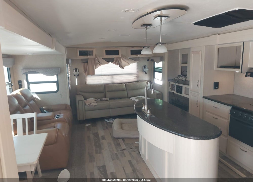 2018 WINNEBAGO MINNIE PLUS VIN: 54CTM3326J4022112