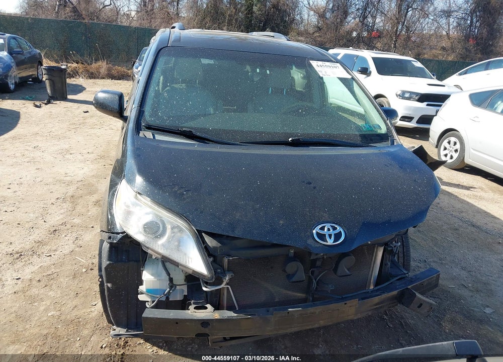 2011 TOYOTA SIENNA XLE VIN: 5TDDK3DC3BS026710