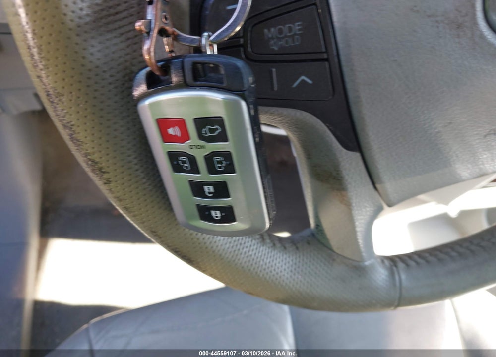 2011 TOYOTA SIENNA XLE VIN: 5TDDK3DC3BS026710