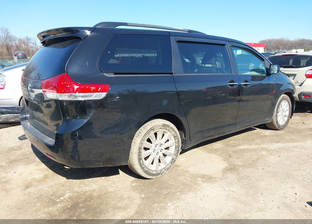 2011 TOYOTA SIENNA XLE VIN: 5TDDK3DC3BS026710