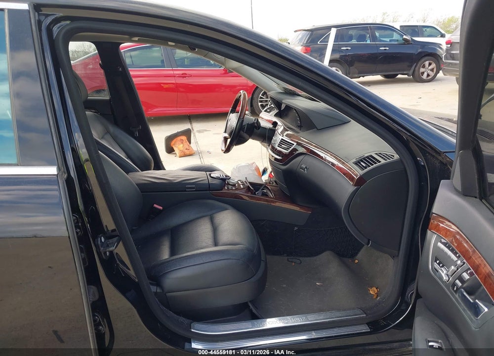 2012 MERCEDES-BENZ S 550 VIN: WDDNG7DBXCA464200