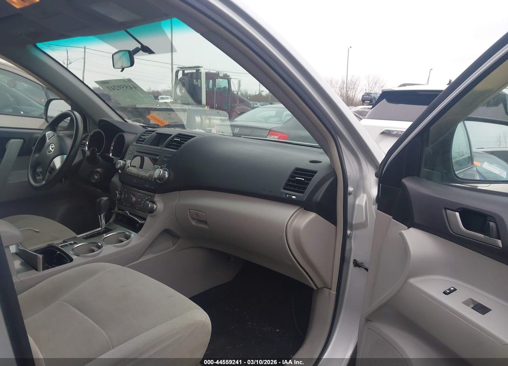 2012 TOYOTA HIGHLANDER BASE V6 VIN: 5TDBK3EH5CS117836
