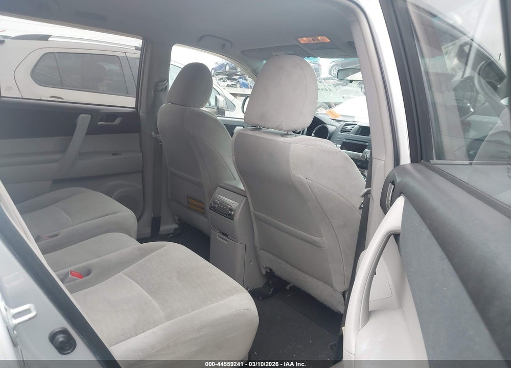 2012 TOYOTA HIGHLANDER BASE V6 VIN: 5TDBK3EH5CS117836