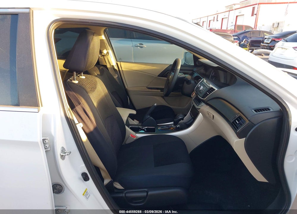 2015 HONDA ACCORD EX VIN: 1HGCR2F70FA033927