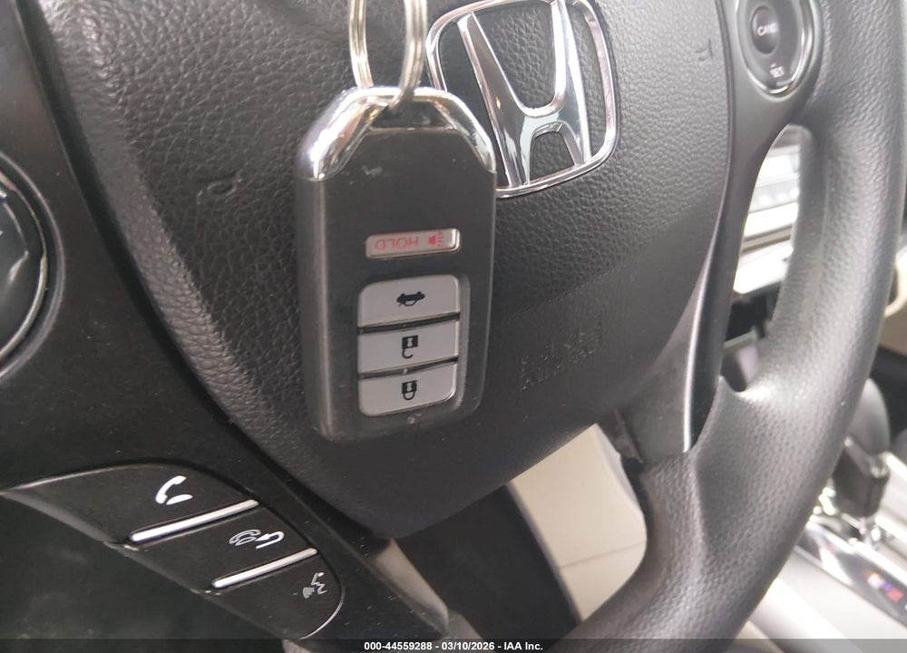 2015 HONDA ACCORD EX VIN: 1HGCR2F70FA033927