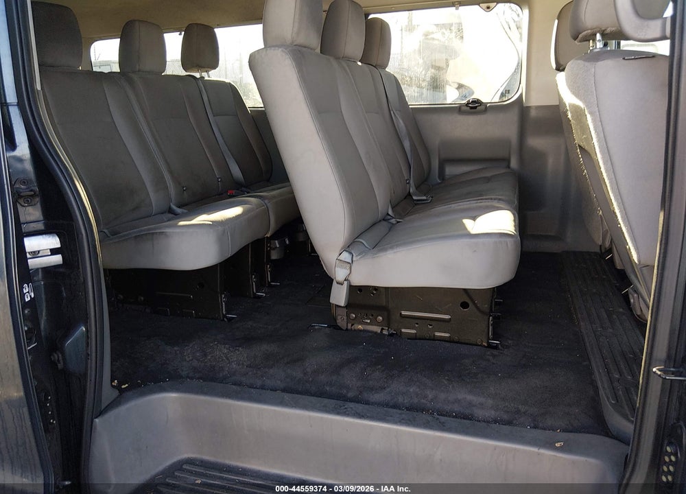 2017 NISSAN NV PASSENGER NV3500 HD S V6 VIN: 5BZBF0AAXHN851865