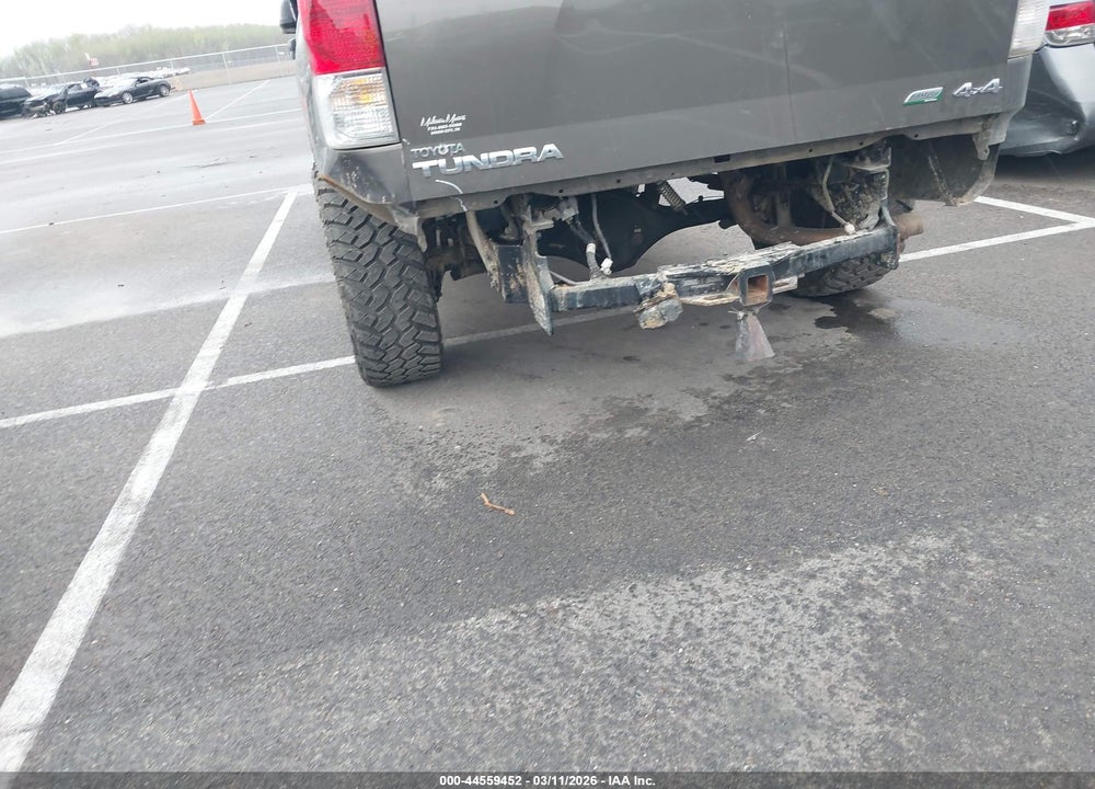 2011 TOYOTA TUNDRA GRADE 5.7L V8 VIN: 5TFDW5F12BX206234