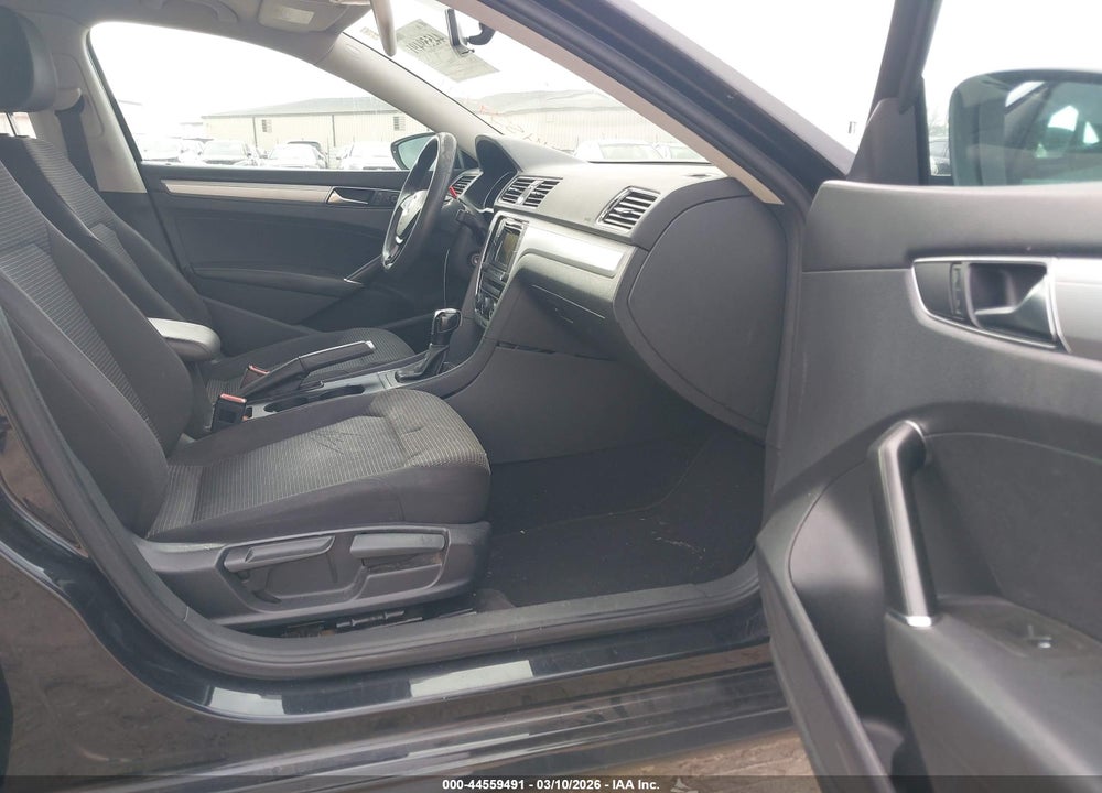 2017 VOLKSWAGEN PASSAT 1.8T S VIN: 1VWAT7A31HC009603