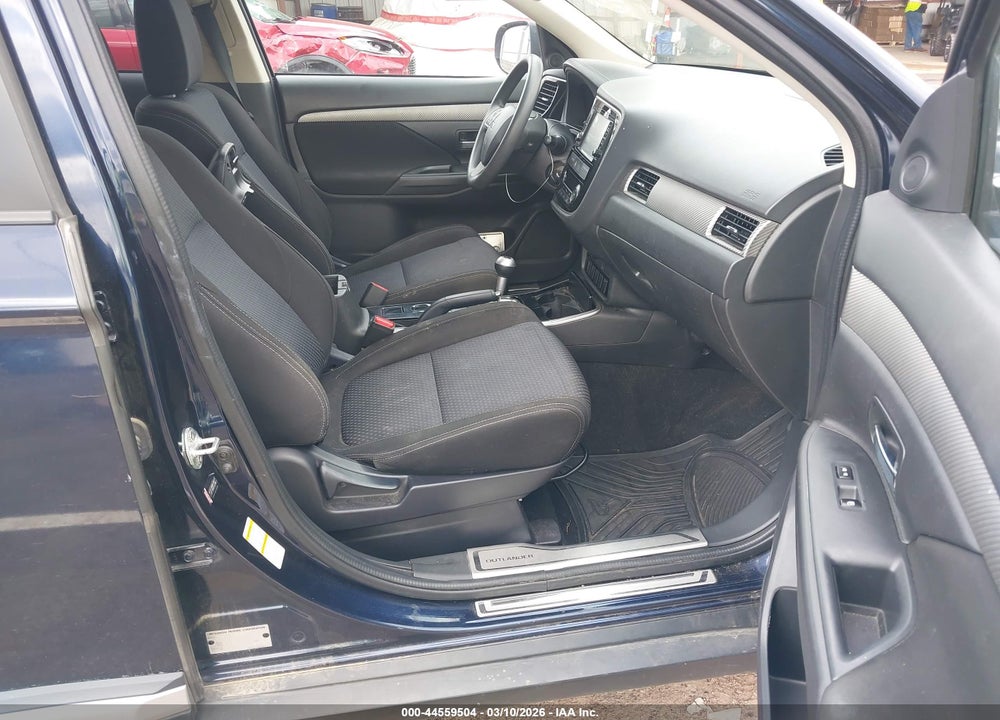 2018 MITSUBISHI OUTLANDER ES VIN: JA4AD2A34JJ000571