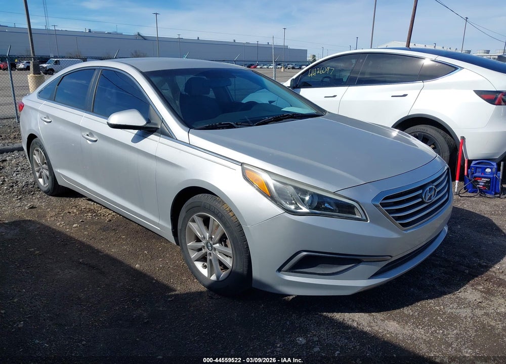 2016 HYUNDAI SONATA SE VIN: 5NPE24AF1GH305160