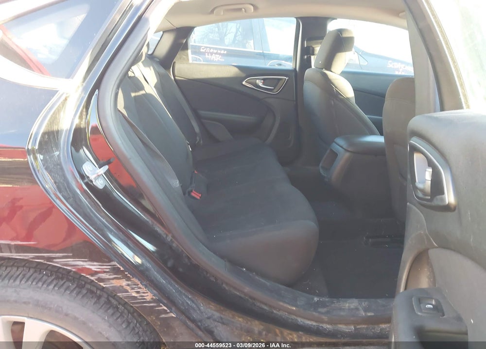 2016 CHRYSLER 200 LIMITED VIN: 1C3CCCABXGN136191