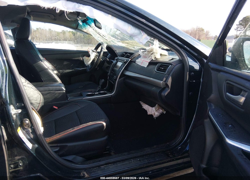 2015 TOYOTA CAMRY SE VIN: 4T1BF1FK3FU483289
