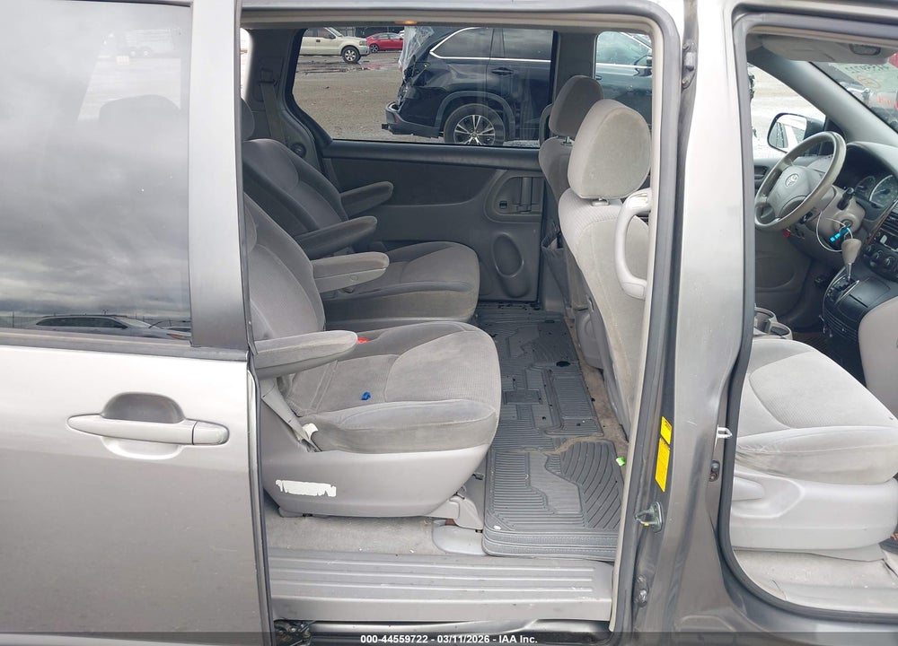 2004 TOYOTA SIENNA LE VIN: 5TDZA23C54S101978