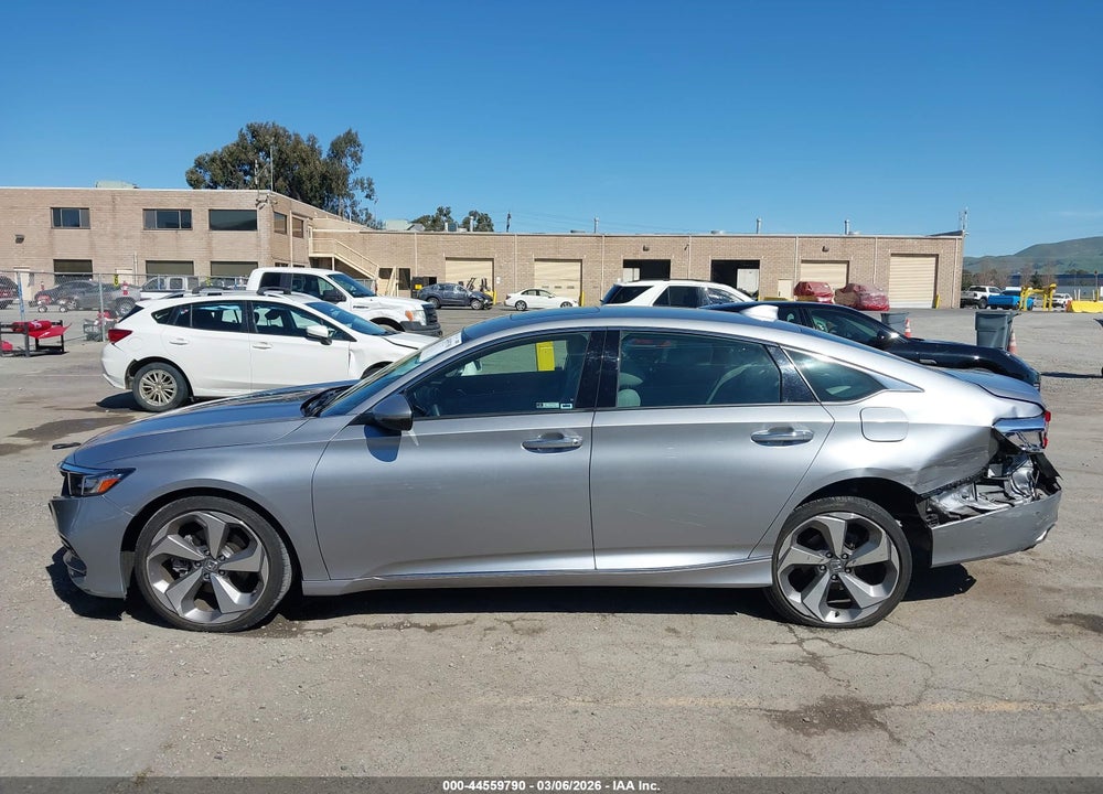 2018 HONDA ACCORD TOURING VIN: 1HGCV1F96JA086180