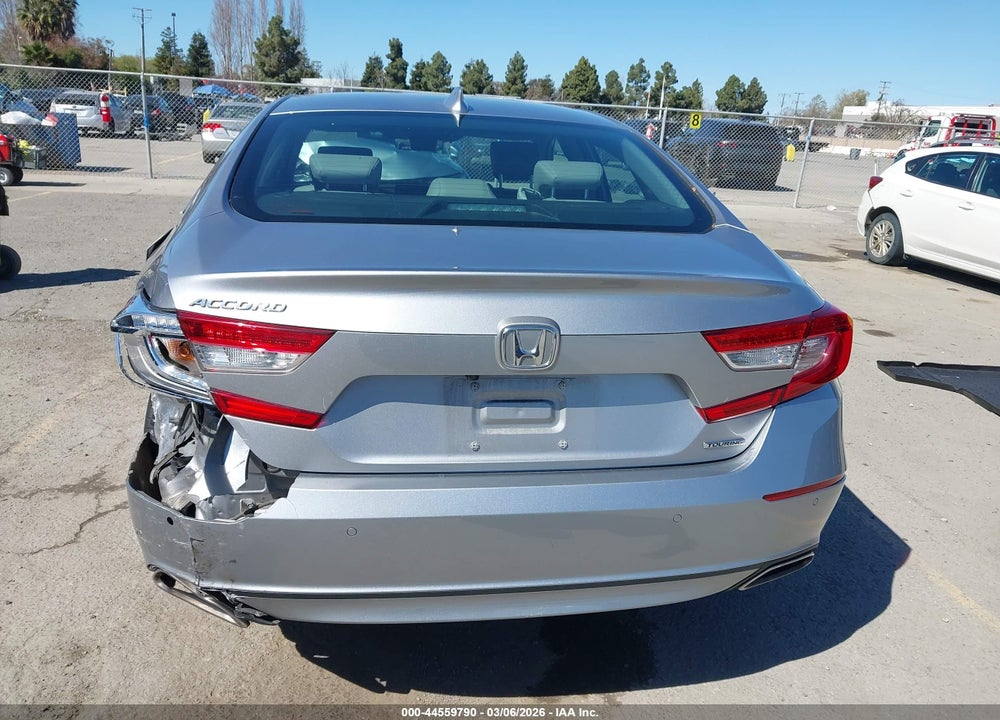 2018 HONDA ACCORD TOURING VIN: 1HGCV1F96JA086180