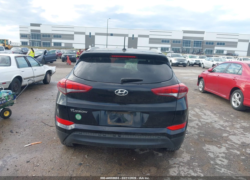 2017 HYUNDAI TUCSON SE VIN: KM8J33A40HU263314