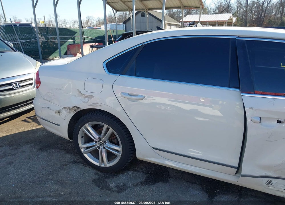 2015 VOLKSWAGEN PASSAT SEL VIN: 1VWCV7A35FC066578