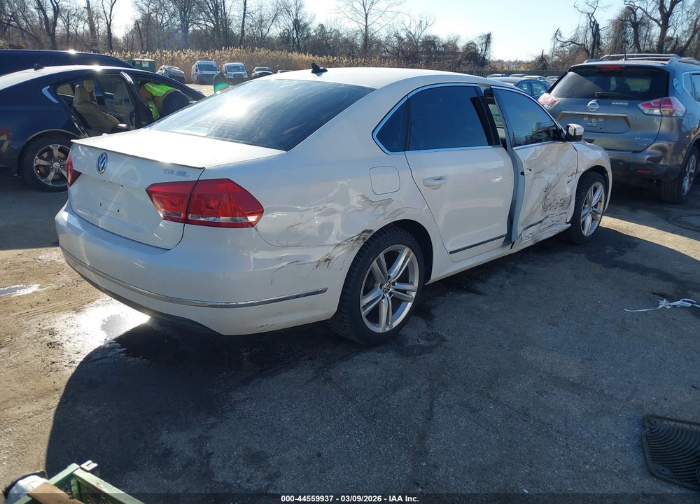 2015 VOLKSWAGEN PASSAT SEL VIN: 1VWCV7A35FC066578