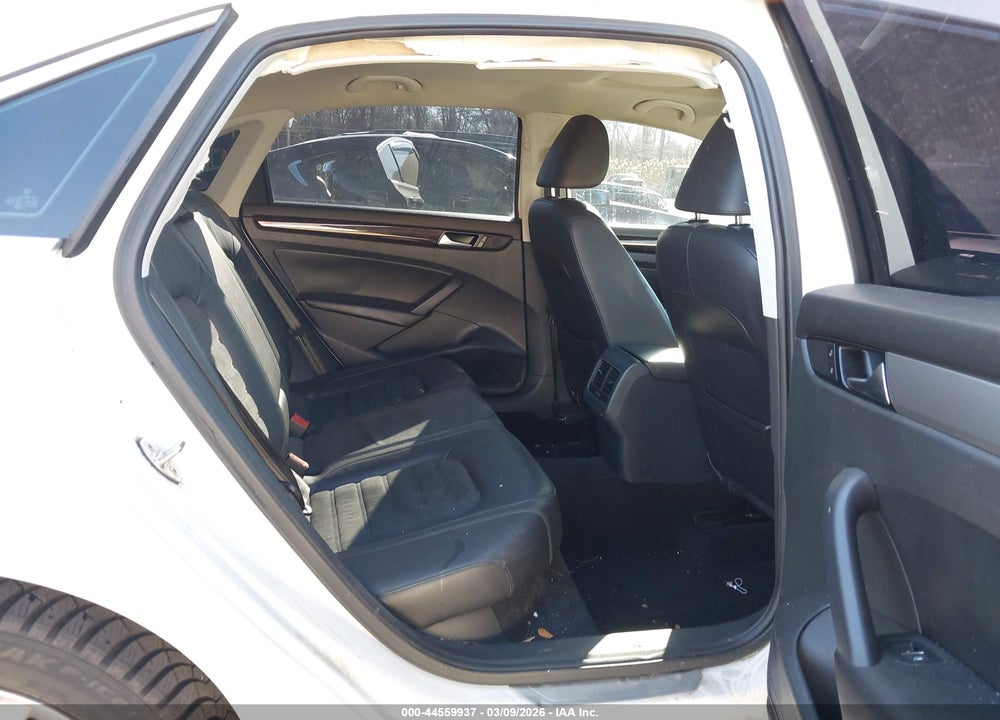 2015 VOLKSWAGEN PASSAT SEL VIN: 1VWCV7A35FC066578