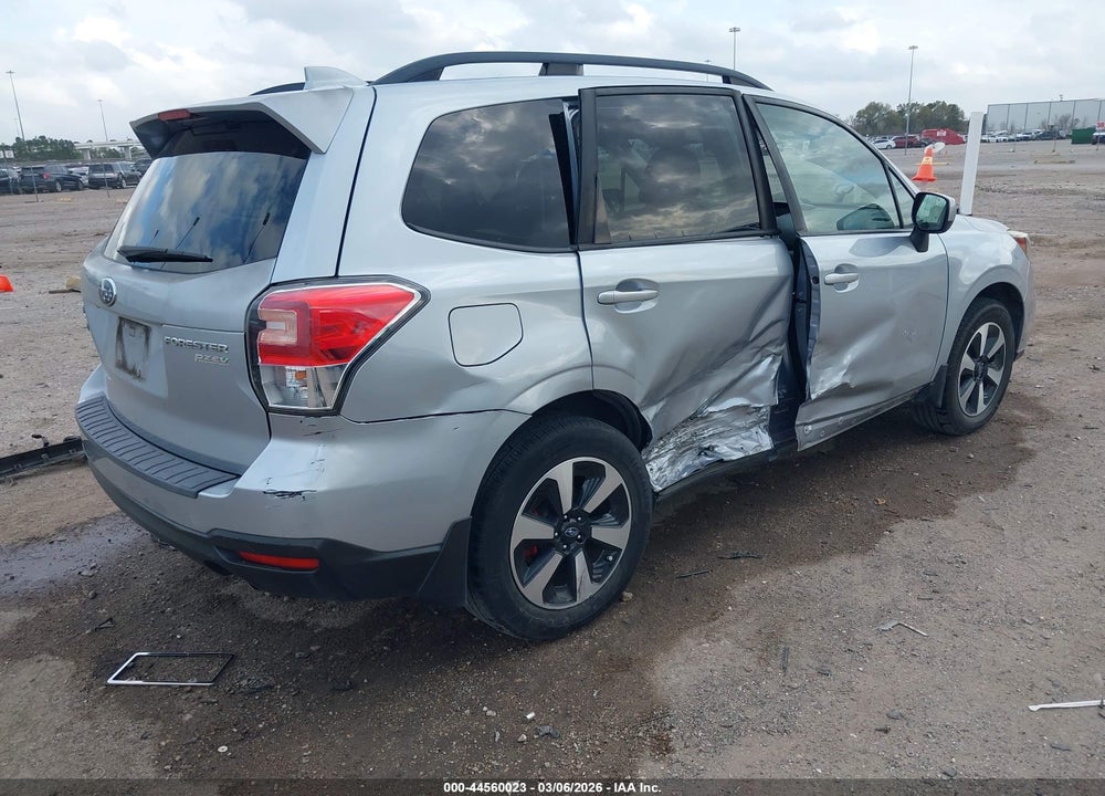 2017 SUBARU FORESTER 2.5I PREMIUM VIN: JF2SJAGC2HH530285