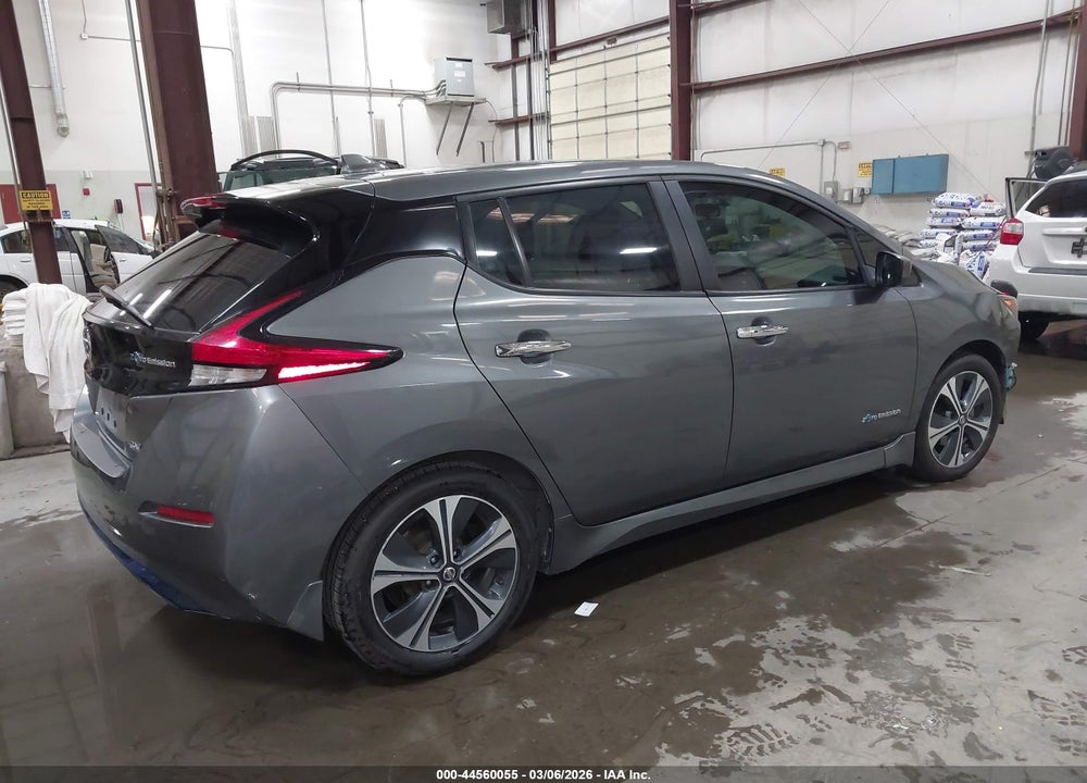2018 NISSAN LEAF SV VIN: 1N4AZ1CP3JC304289