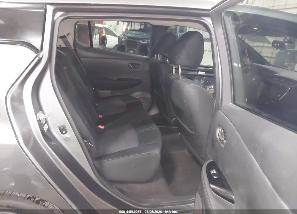 2018 NISSAN LEAF SV VIN: 1N4AZ1CP3JC304289