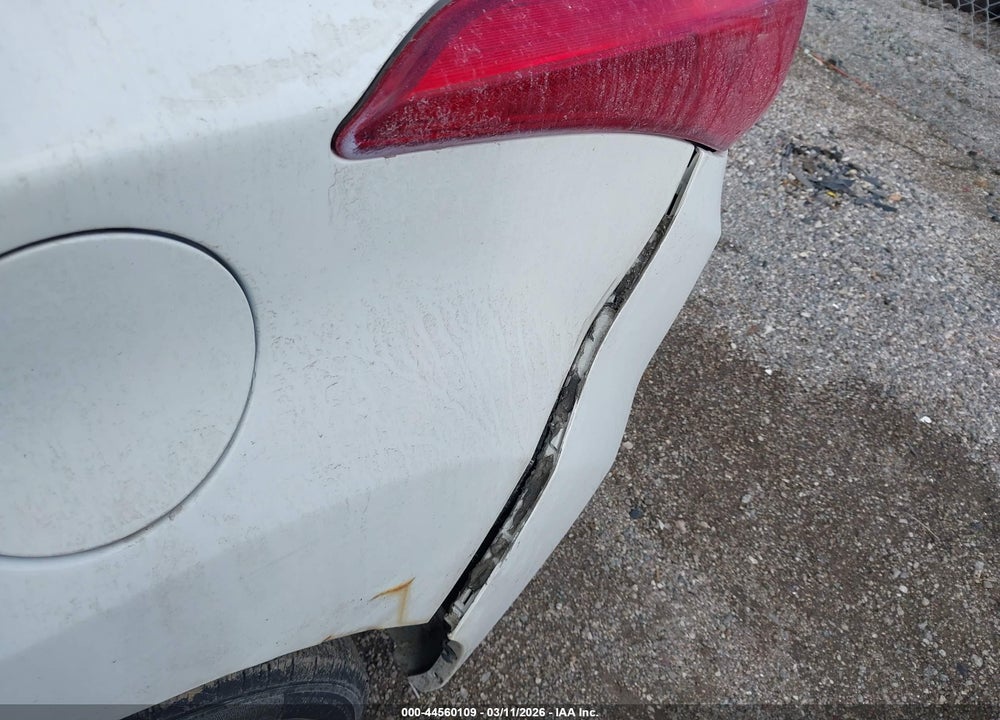 2013 HYUNDAI ELANTRA VIN: 5NPDH4AE5DH426223