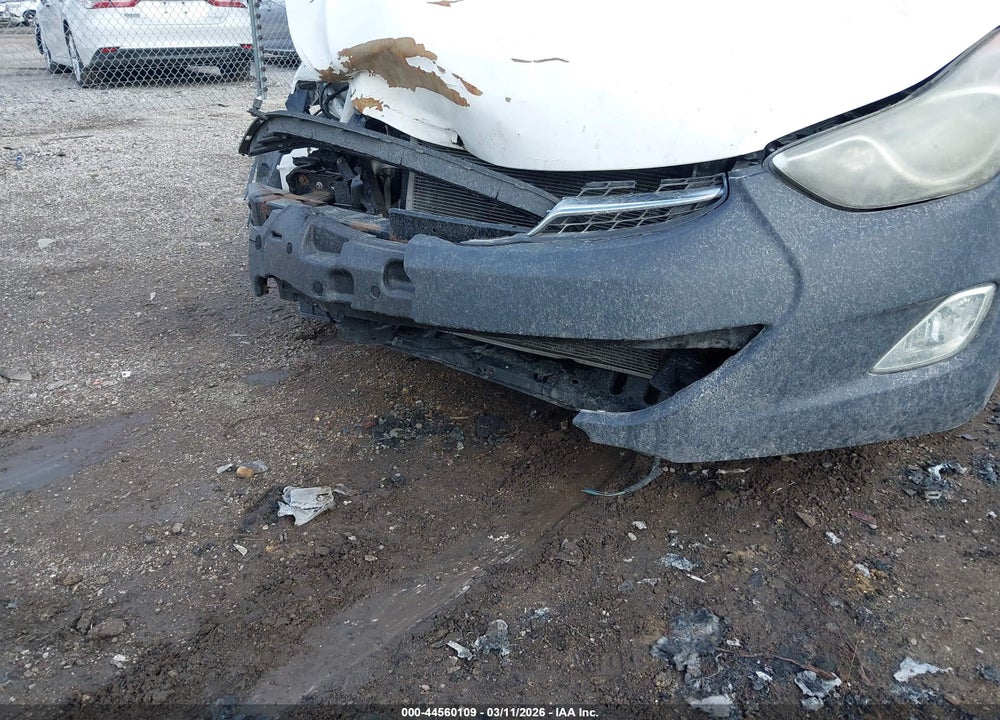 2013 HYUNDAI ELANTRA VIN: 5NPDH4AE5DH426223
