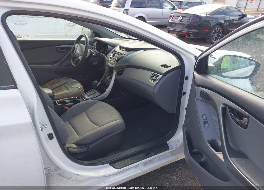 2013 HYUNDAI ELANTRA VIN: 5NPDH4AE5DH426223