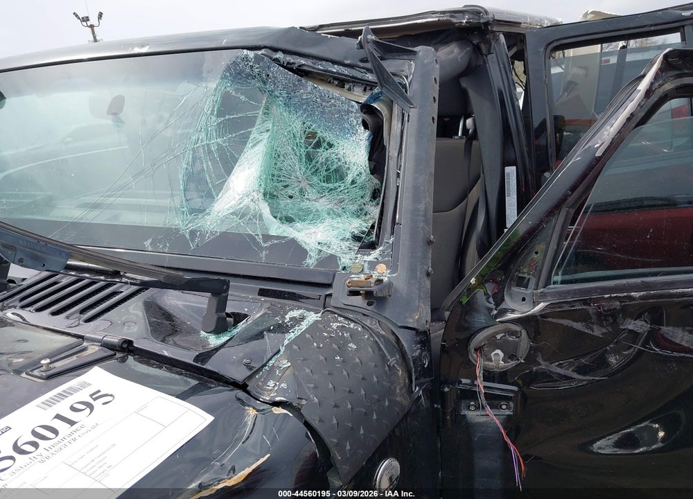 2016 JEEP WRANGLER UNLIMITED SPORT VIN: 1C4BJWDG7GL275048