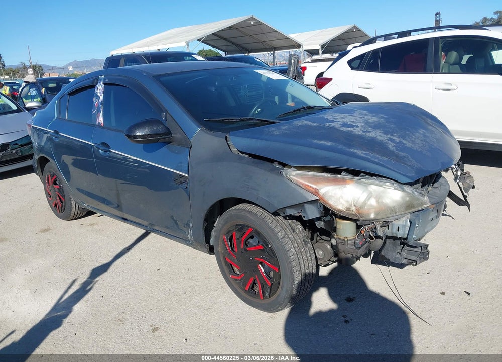 2011 MAZDA 3 I SPORT VIN: JM1BL1UG5B1457882